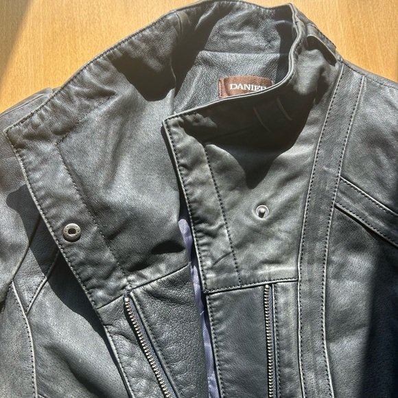 Danier Black Women’s Leather MotorcycleJacket - Picture 7 of 8